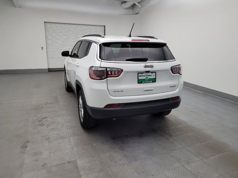 Used 2024 Jeep Compass Latitude image 6