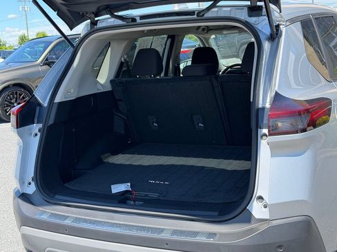 Used 2023 Nissan Rogue SV AWD/4WD image 18
