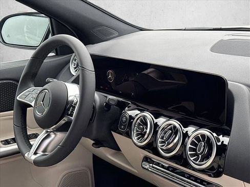 Certified 2025 Mercedes-Benz GLA 250 image 26