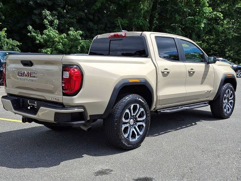 Used 2024 GMC Canyon AT4 w/ AT4 Premium Package AWD/4WD image 6