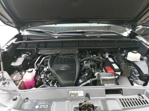 Used 2023 Toyota Highlander LE image 31