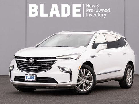 Used 2023 Buick Enclave Premium image 1