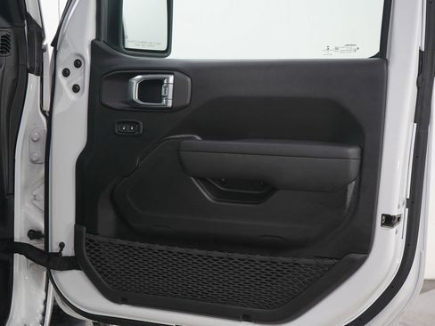 Used 2022 Jeep Wrangler Sport AWD/4WD image 12