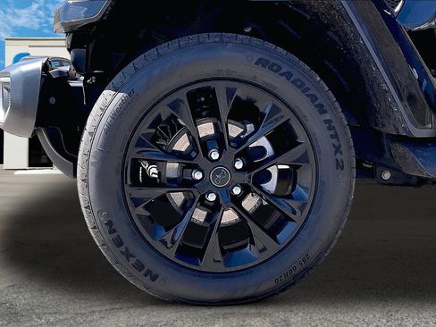 Used 2024 Jeep Wrangler Sahara w/ Technology Group image 8