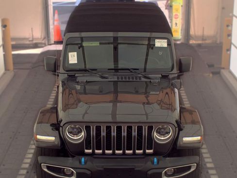 Used 2023 Jeep Wrangler Unlimited Sahara w/ Cold Weather Group AWD/4WD image 3