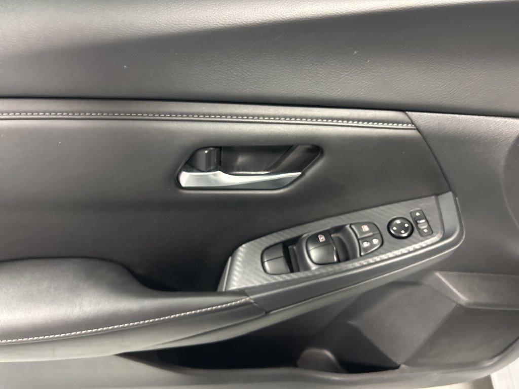 Used 2025 Nissan Sentra SV FWD image 12