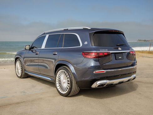 Used 2024 Mercedes-Benz Maybach GLS 600 4MATIC image 7