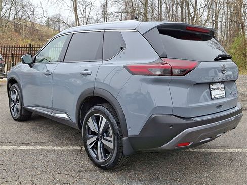 Used 2022 Nissan Rogue SL w/ SL Premium Package image 4