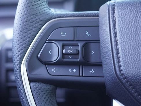 Certified 2025 Toyota Tacoma TRD Off-Road AWD/4WD image 22