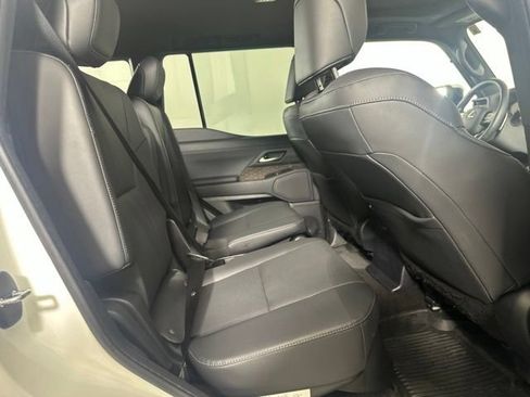Used 2024 Lexus GX 550 w/ Accessory Package (2T) AWD/4WD image 25