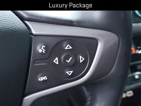 Certified 2022 GMC Acadia AT4 w/ Preferred Package image 16