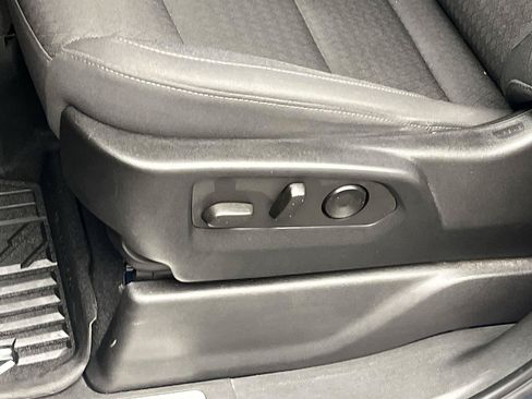 Certified 2022 Chevrolet Silverado 1500 RST AWD/4WD image 12
