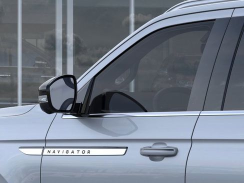 New 2026 Lincoln Navigator Reserve AWD/4WD image 20