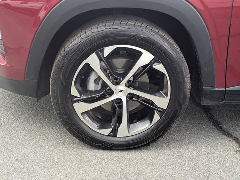 Certified 2025 Chevrolet Trax RS w/ Sunroof Package image 10