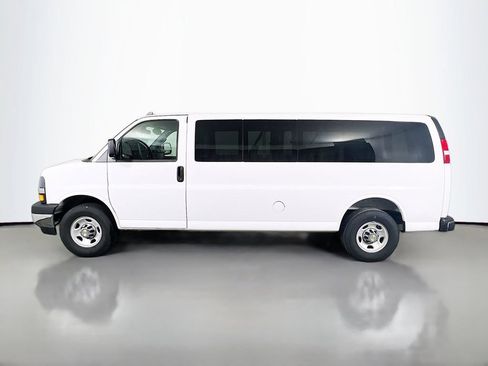 Certified 2025 Chevrolet Express 3500 LT w/ LT Preferred Equipment Group RWD image 8