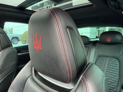 Used 2019 Maserati Levante Trofeo image 24
