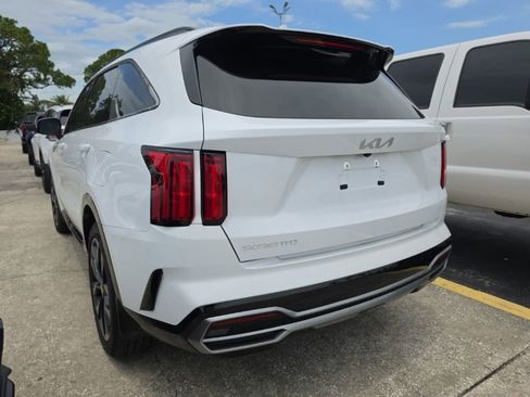 Certified 2023 Kia Sorento SX FWD image 12