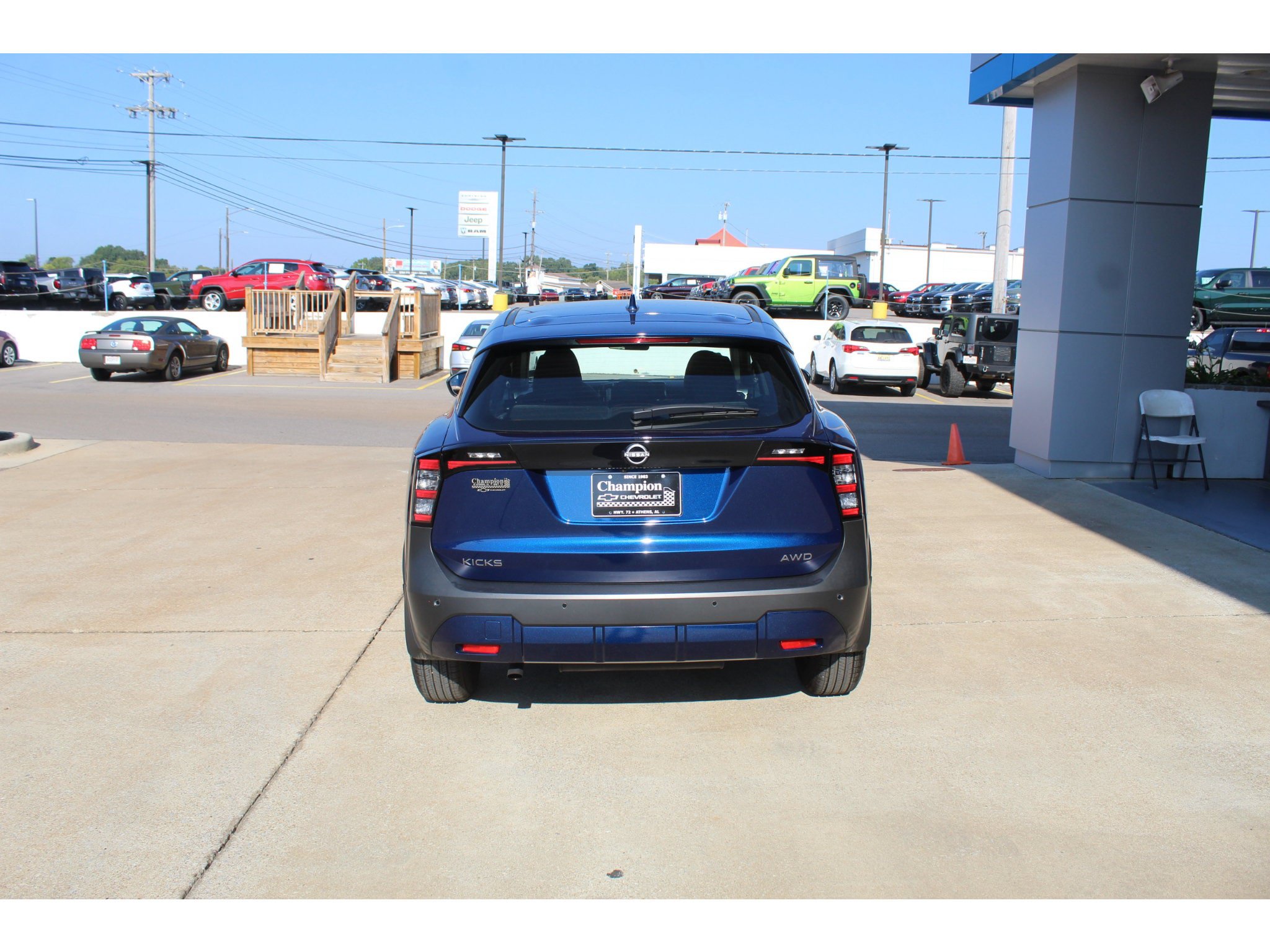 Used 2025 Nissan Kicks S AWD/4WD image 6