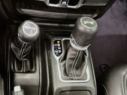 Used 2023 Jeep Wrangler Unlimited Sahara w/ Cold Weather Group AWD/4WD image 25