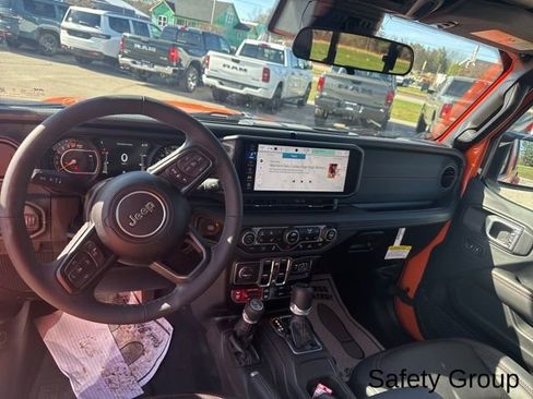 Used 2025 Jeep Gladiator Rubicon w/ Safety Group image 21