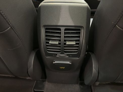 Used 2018 Ford Escape Titanium image 28