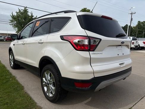 Used 2018 Ford Escape SE w/ SE SYNC Package AWD/4WD image 2