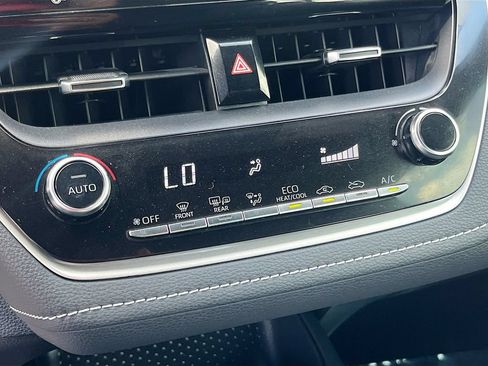 Used 2022 Toyota Corolla SE FWD image 15