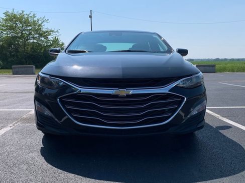 Used 2023 Chevrolet Malibu LT image 2