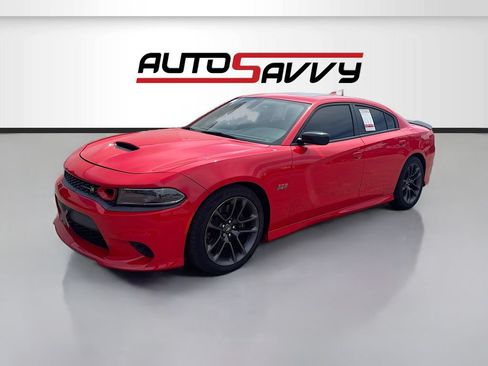 Used 2023 Dodge Charger Scat Pack w/ Navigation & Travel Group RWD image 3