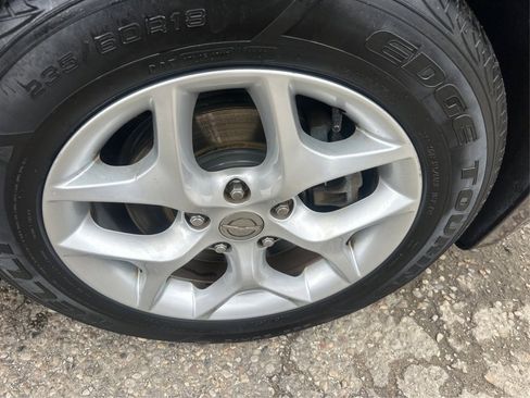 Used 2017 Chrysler Pacifica Touring Plus w/ Tire & Wheel Group image 17