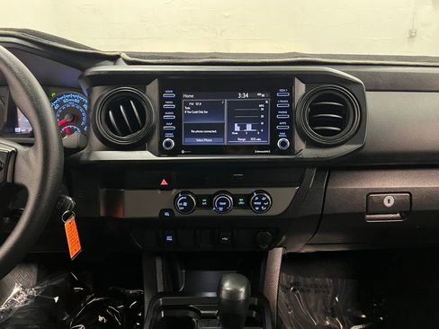 Used 2022 Toyota Tacoma SR w/ SR Convenience Package image 17