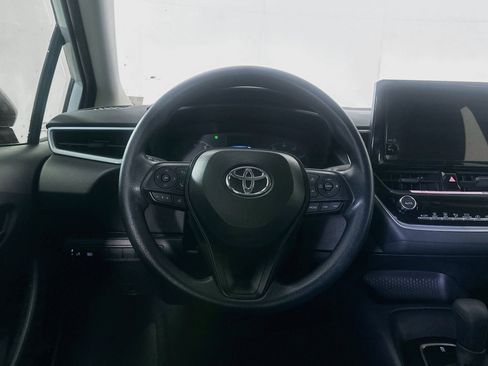 Used 2025 Toyota Corolla LE FWD image 17