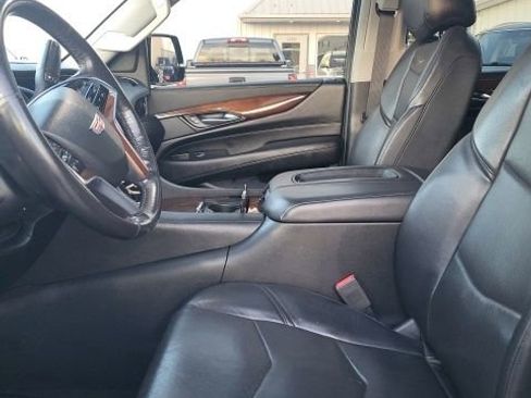 Used 2019 Cadillac Escalade ESV Premium Luxury image 13