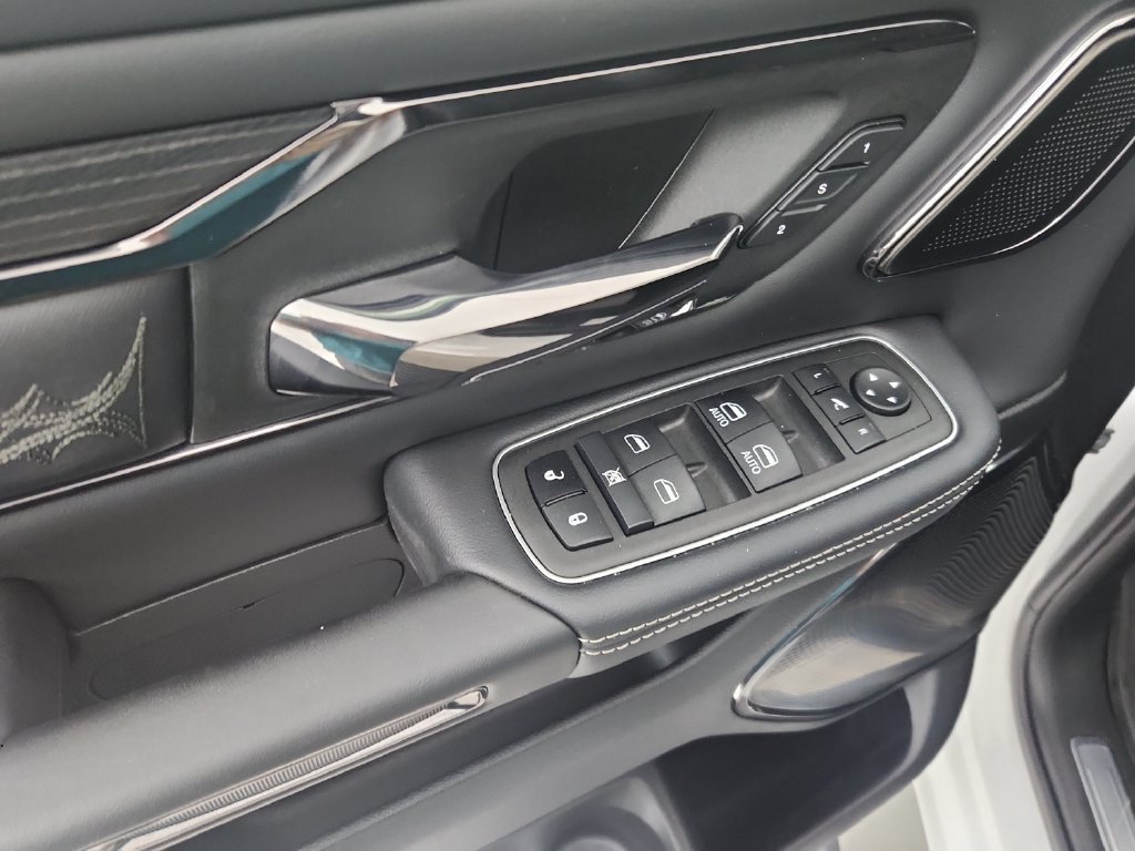 Used 2024 RAM 1500 Limited AWD/4WD image 6