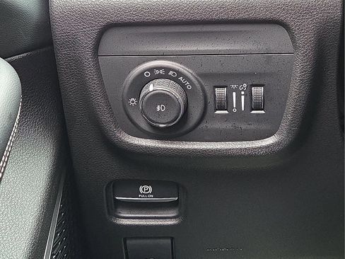 Used 2021 Jeep Grand Cherokee L Limited RWD image 20
