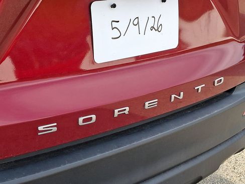 Used 2022 Kia Sorento LX FWD image 10