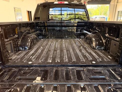 Used 2025 Ford F150 Lariat AWD/4WD image 10