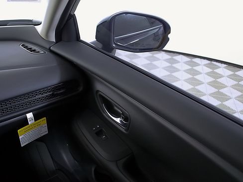 Certified 2026 Honda HR-V LX image 18