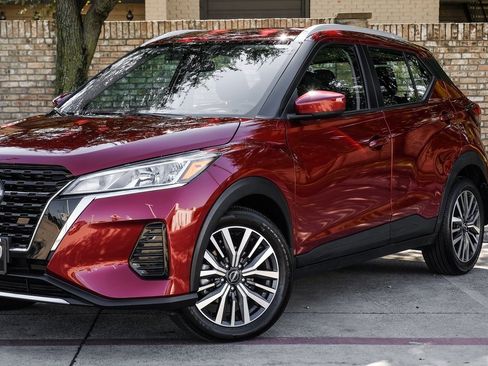 Used 2024 Nissan Kicks SV image 13