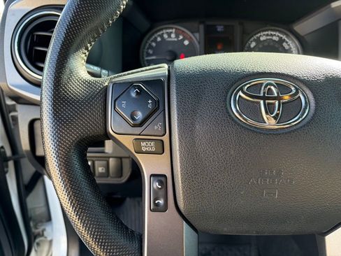 Used 2019 Toyota Tacoma TRD Off-Road AWD/4WD image 30