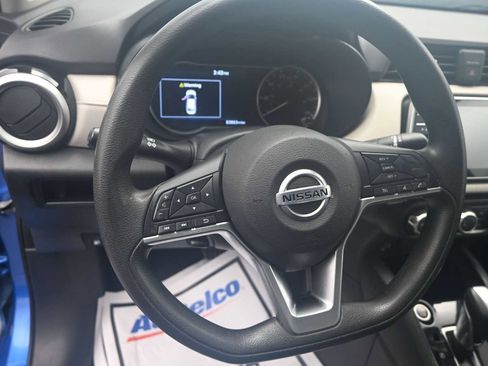 Used 2021 Nissan Versa SV image 11