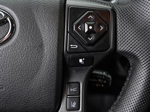 Used 2023 Toyota Tacoma TRD Off-Road AWD/4WD image 14