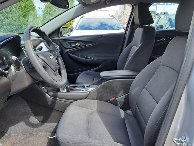 Used 2018 Chevrolet Malibu LT FWD image 12