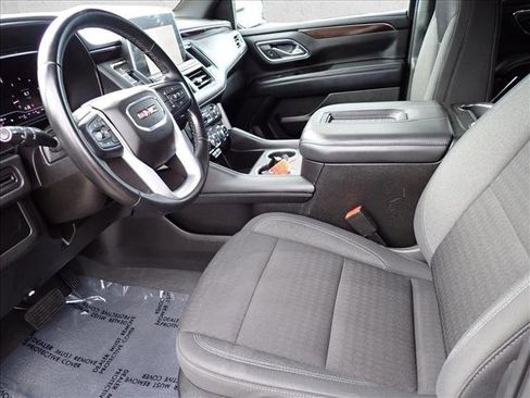 Used 2023 GMC Yukon SLE image 12