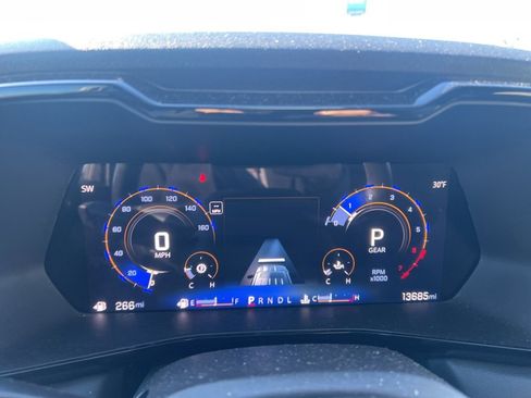 Used 2024 Chevrolet Colorado LT image 23