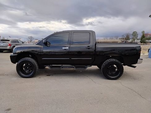 Used 2014 Nissan Titan SV w/ SV Value Truck Package image 8