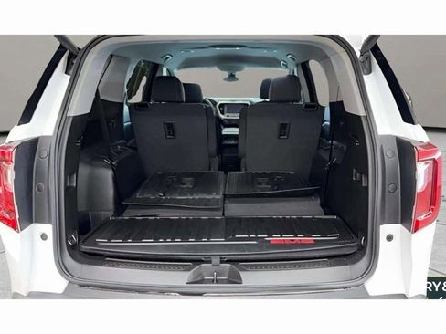 Used 2023 GMC Acadia SLE w/ Driver Convenience Package image 11