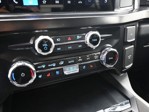 New 2026 Ford F250 Lariat w/ Black Appearance Package image 15