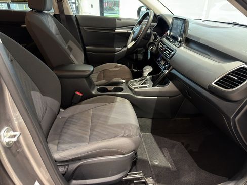 Used 2022 Kia Seltos LX image 24
