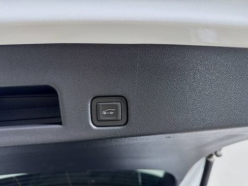 Used 2025 GMC Acadia Elevation AWD/4WD image 38